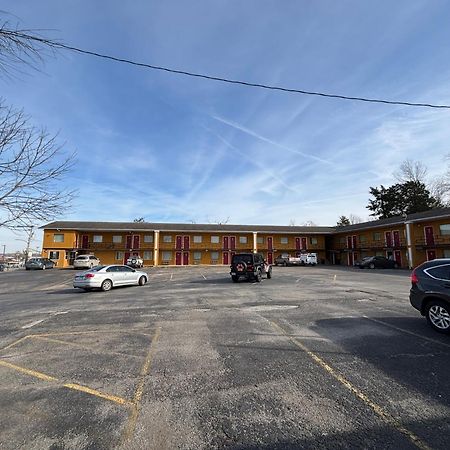 Economy Inn & Suites Harrisburg Exteriér fotografie