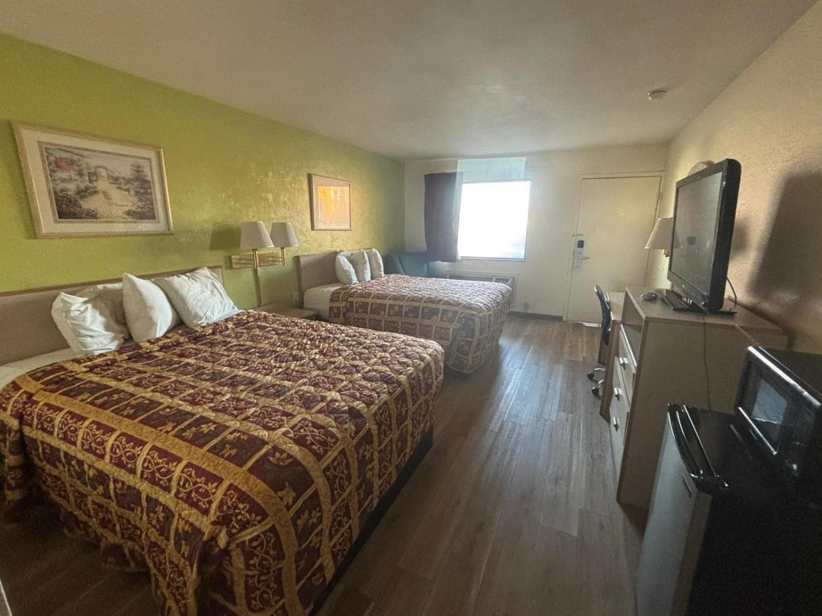 Economy Inn & Suites Harrisburg Exteriér fotografie