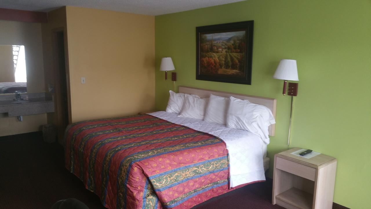 Economy Inn & Suites Harrisburg Exteriér fotografie